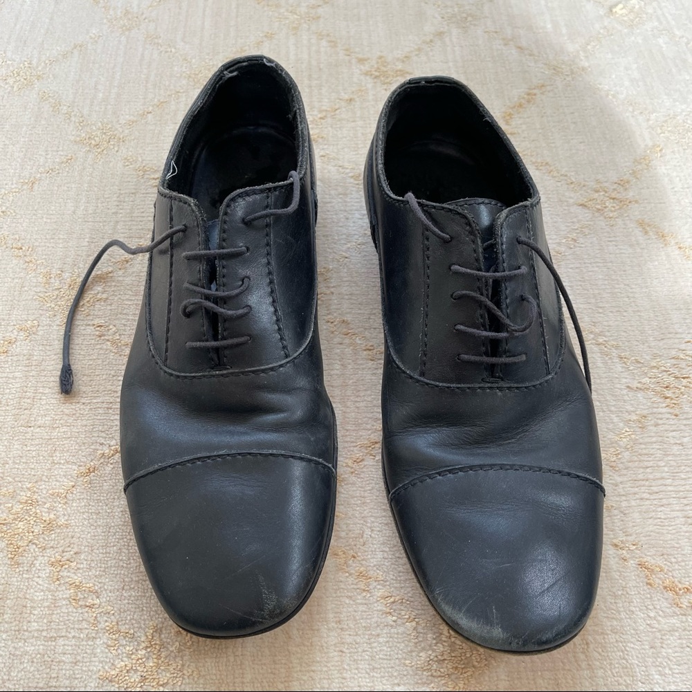 Prada Men’s Black Round Toe Oxford’s - Picture 1 of 6